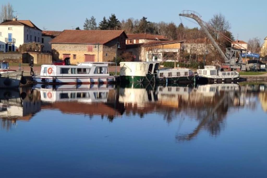 Libellule Peniche Nuit Insolite Briennon Eksteriør bilde